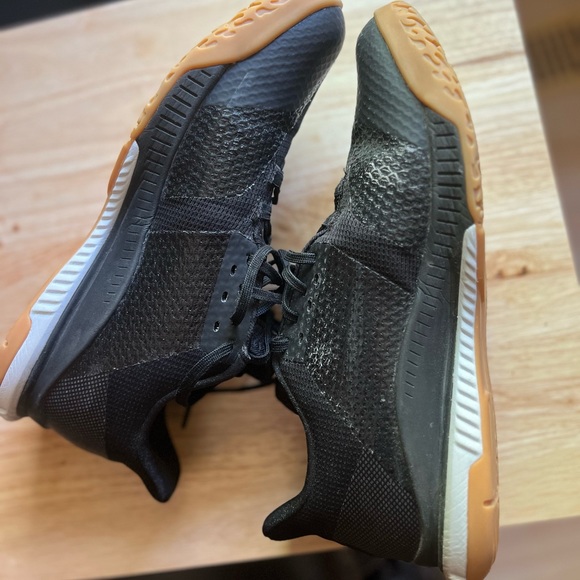 Adidas Crazyflight Bounce 3 volleyball shoes. Size 9. Black/White. - Picture 6 of 8